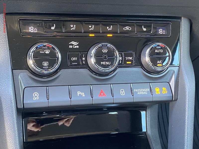 Škoda Karoq (2018) 2.0 TDi 4x4, Style, +ALU - fotka 13 z 16