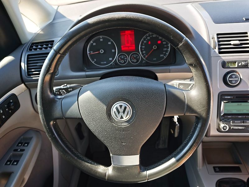 Volkswagen Touran (2009) Comfort 1,9 TDI 77 Kw - fotka 30 z 33