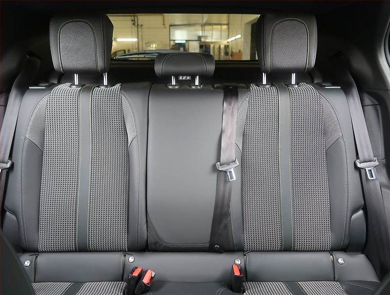 Peugeot 2008 (2022) GT 50 kWh, SoH 100% - fotka 10 z 22