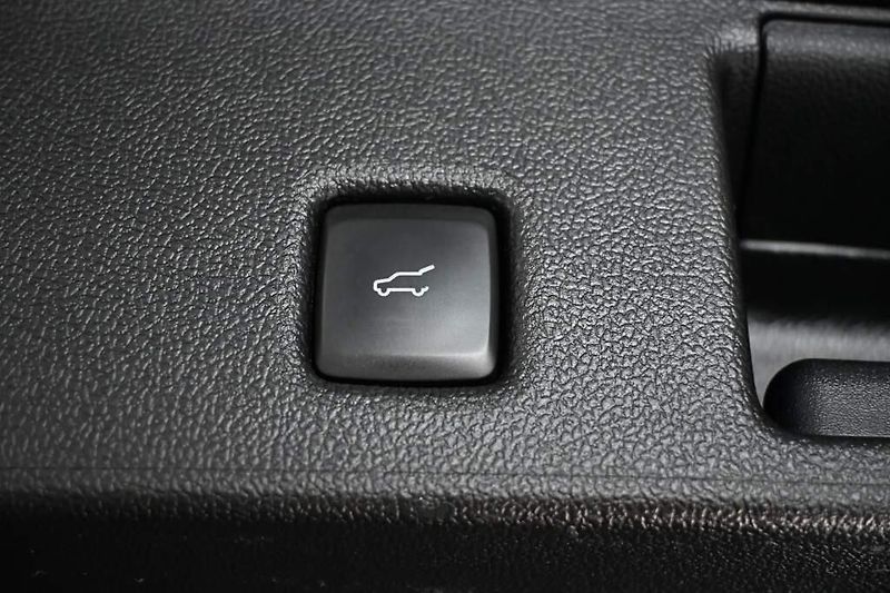 Ford Kuga (2024) 2.5 ST-LINE X 4x4 FHEV LED ACC - fotka 30 z 40