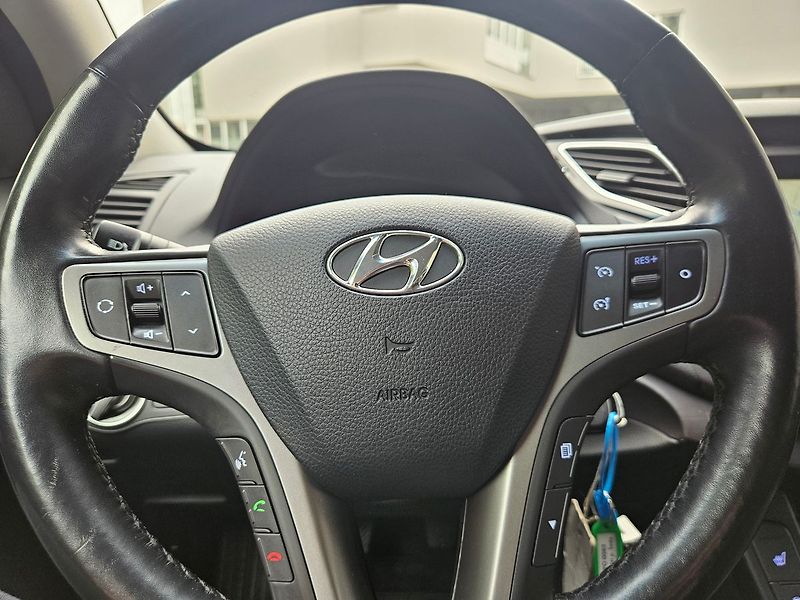 Hyundai i40 1.6 CRDi Succes Winter, 1.maj. - fotka 16 z 28