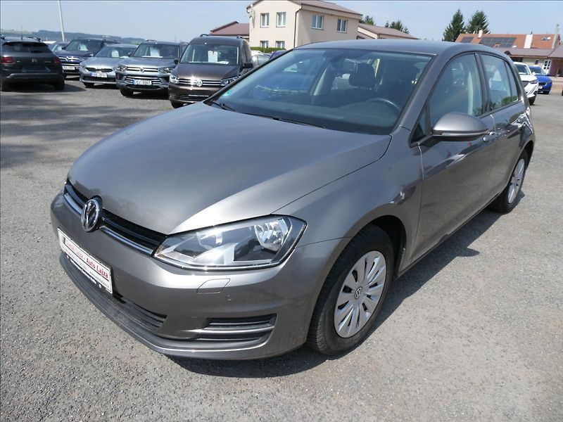 Volkswagen Golf 1,2 TSi 81kW auto klima, závěs - fotka 5 z 50