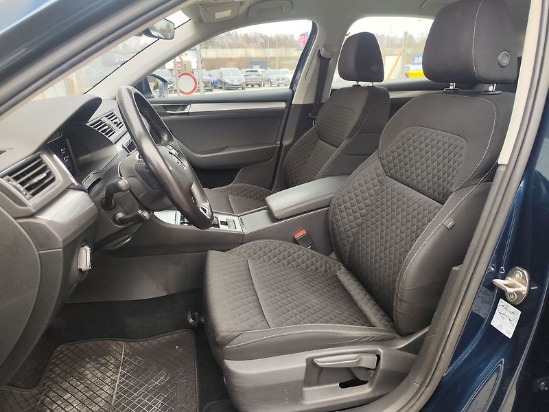 Škoda Superb 1.5 TSI/110kW Ambition DSG - fotka 15 z 31