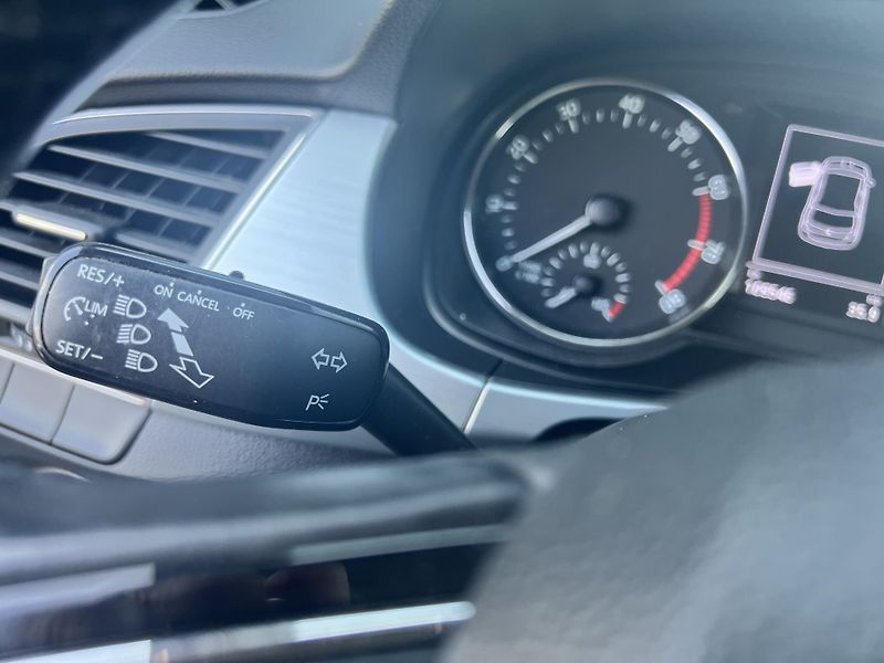 Škoda Fabia 1.0TSi 70kw TEMPOMAT TAŽNÉ ALU - fotka 17 z 44
