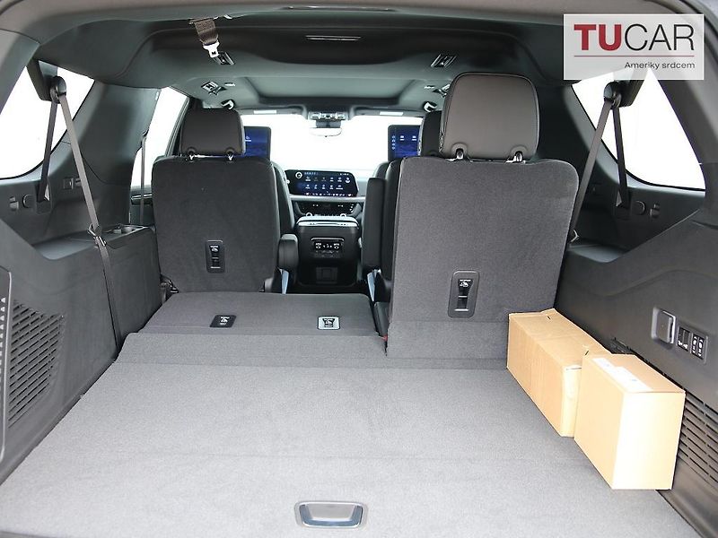 Chevrolet Suburban 6,2 V8 High Country - fotka 10 z 51