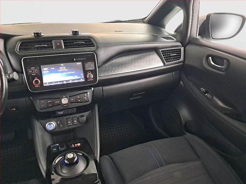 Nissan Leaf (2019) 40 kWh, Automat, Tempomat - fotka 8 z 16