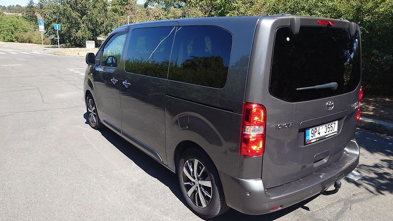Toyota ProAce Verso (2023) L1 2.0D 106kW FAMILY WEBASTO - fotka 13 z 19