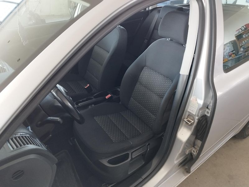 Škoda Octavia (2010) 1,6TDi 77KW KLIMA ALU NAVI - fotka 15 z 21