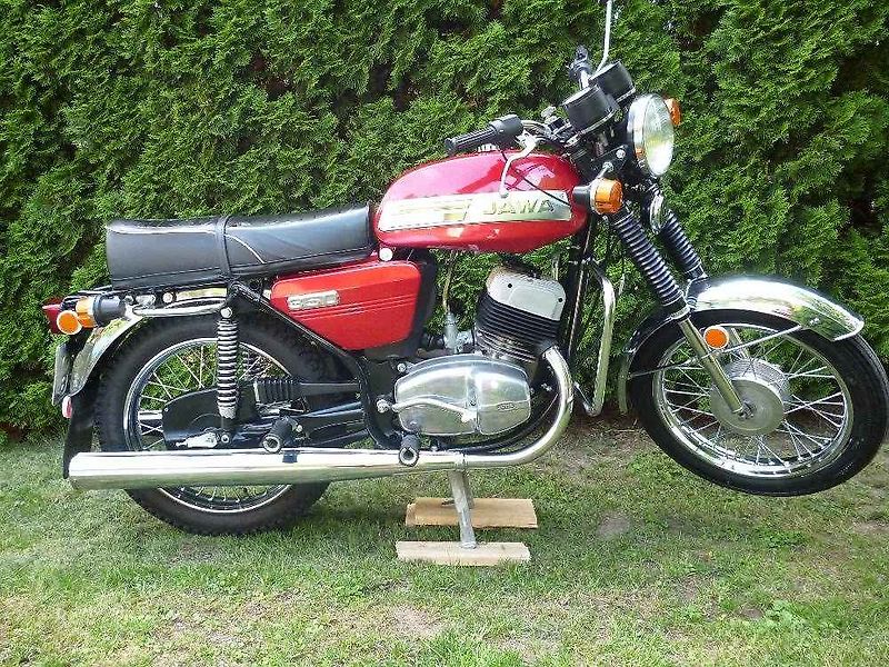 Jawa 350/634 se proslavila díky sériím komedií a nikdo jí neřekne jinak, než Konopnice.