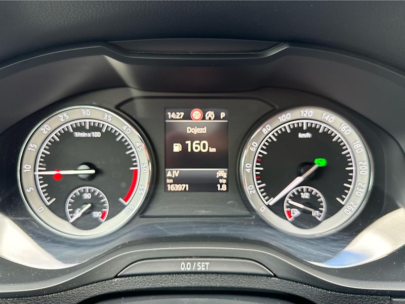 Škoda Karoq 2,0TDi 110kW AMBITION 125 LET - fotka 20 z 23