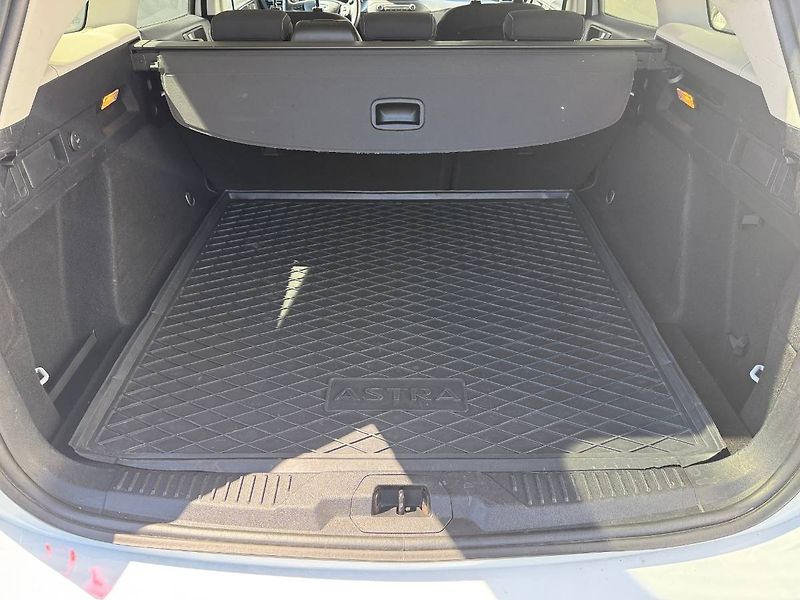 Ford Focus (2019) 2.0 EcoBlue 110 kW Titanium Po - fotka 20 z 22