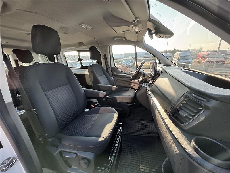 Ford Transit Custom 2,0 EcoBlue KombiVan L2 DPH - fotka 22 z 34