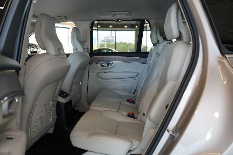 Volvo XC90 T8 PLUS Bright, Vzduch, 360° - fotka 44 z 50