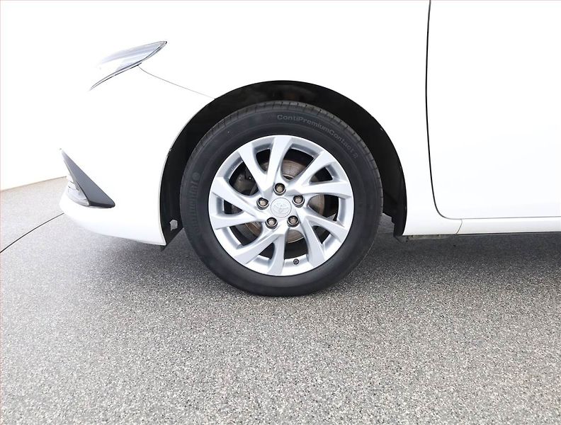 Toyota Auris (2015) 1.6 Valvematic, ČR,1.maj - fotka 18 z 18