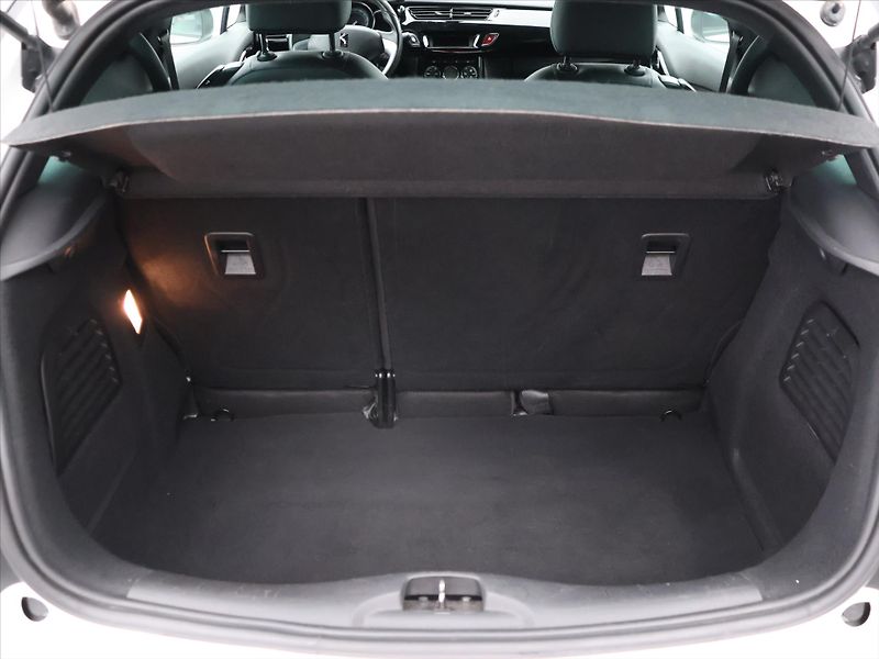 Citroën DS3 1,6 VTi 88 kW Aut. klima - fotka 10 z 31