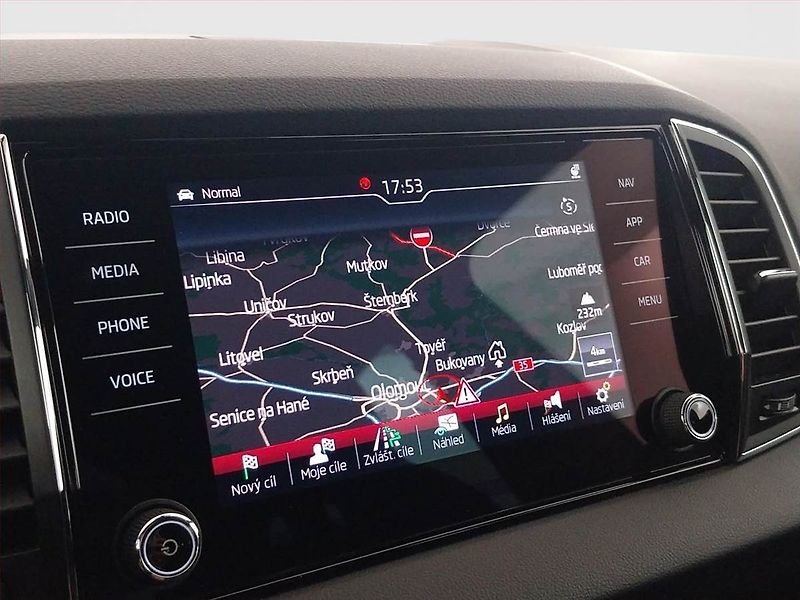 Škoda Karoq (2020) Sportline 1.5 TSI - fotka 24 z 24