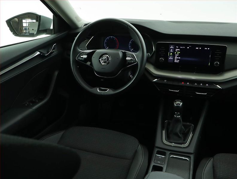 Škoda Octavia (2023) Ambition 2.0 TDI, ČR,1.maj - fotka 7 z 15