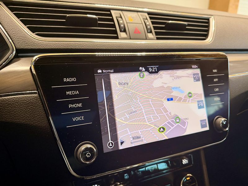 Škoda Superb 2.0 TSi 206 Kw DSG 4x4 Scout - fotka 10 z 32