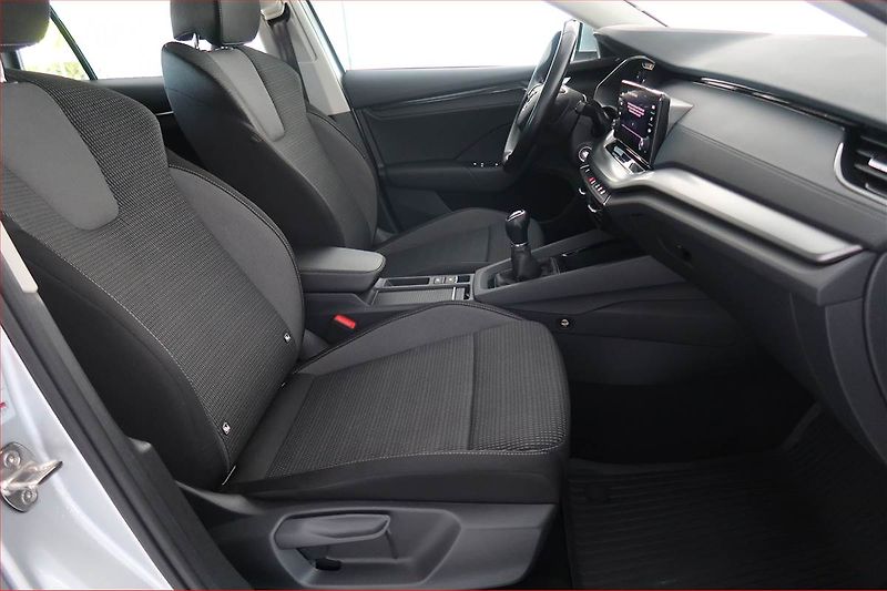 Škoda Octavia (2022) Ambition 2.0 TDI, ČR,1.maj - fotka 9 z 18