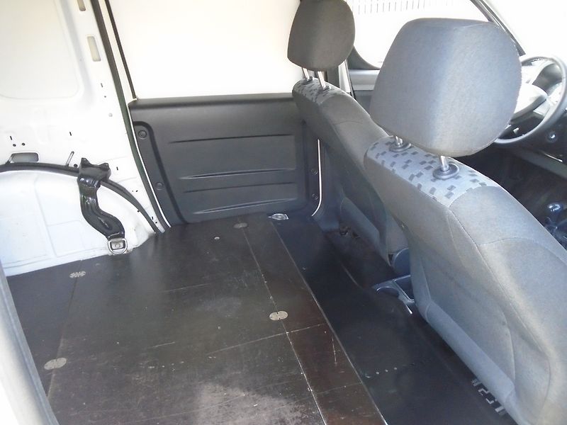 Škoda Praktik (2015) 1.6 TDi , Klima - fotka 11 z 24