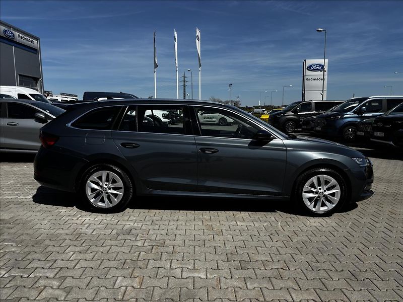 Škoda Octavia 2,0 TDI 110kW DSG Style Combi - fotka 6 z 39