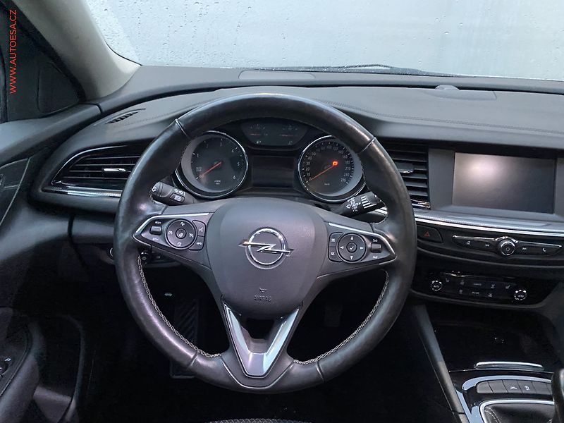 Opel Insignia (2021) 1.5 CDTI - fotka 11 z 18