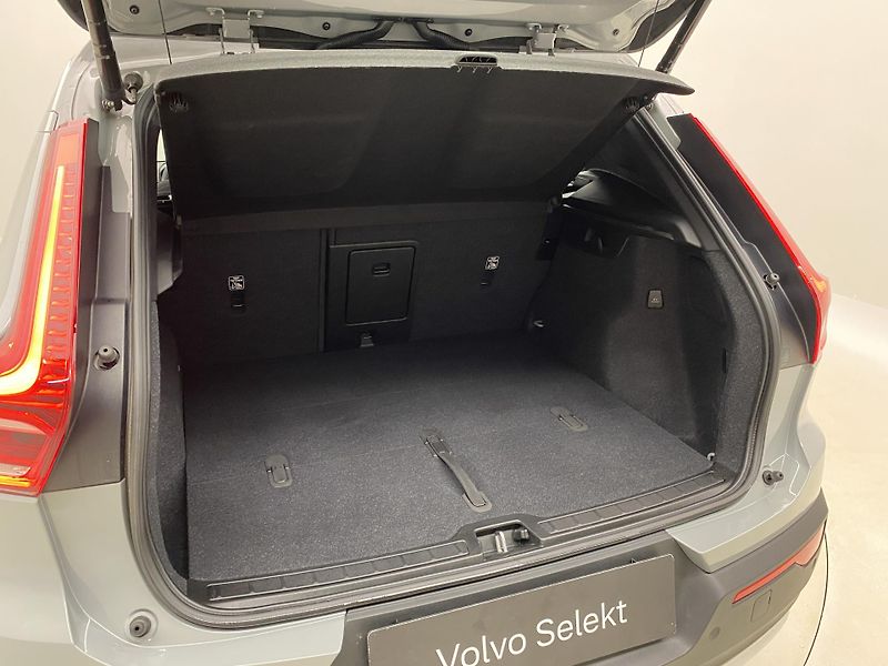 Volvo XC40 B3 CORE AUT CZ - fotka 6 z 49