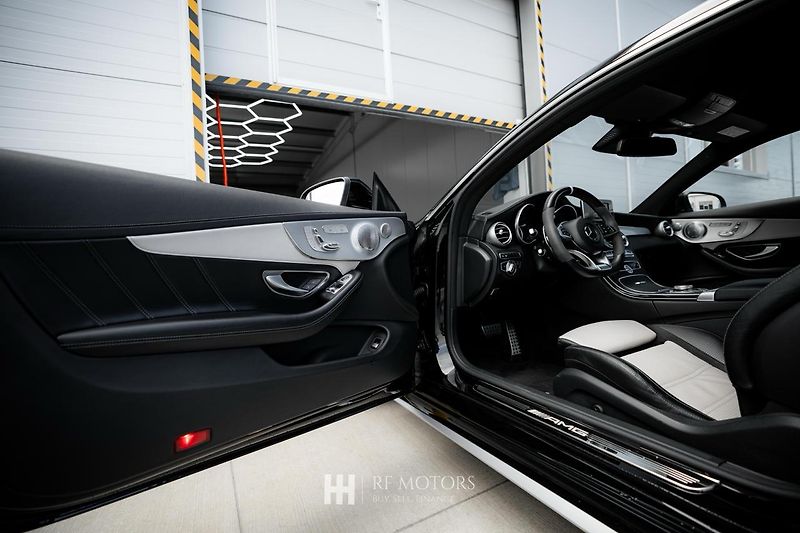 Mercedes-Benz Třídy C (2016) AMG C63 S Kupé 375kW - fotka 15 z 42
