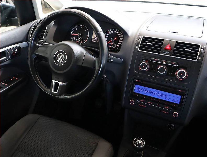 Volkswagen Touran (2010) 1.6 TDI, Tempomat - fotka 7 z 14