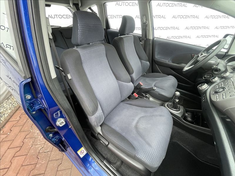 Honda Jazz 1,2 i,V-TEC,STK 6/28 - fotka 18 z 20