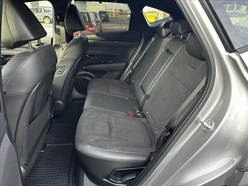 Hyundai Tucson 1,6 PHEV 4WD N-line Styl Prem. - fotka 11 z 18