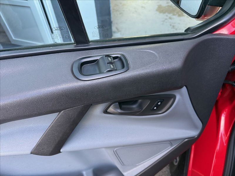 Ford Transit Custom 2,2 klima,9míst,Top stav! - fotka 17 z 27