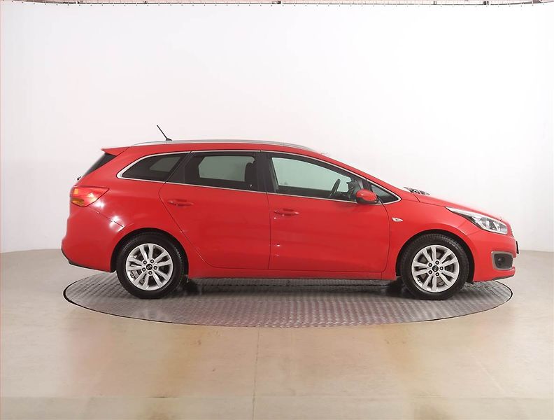 Kia Ceed (2016) 1.4 CVVT, Tempomat - fotka 6 z 16