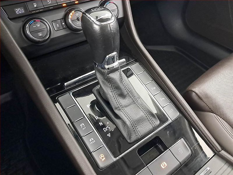 Škoda Superb (2016) Laurin&Klement 2.0 TSI, 4X4 - fotka 13 z 21