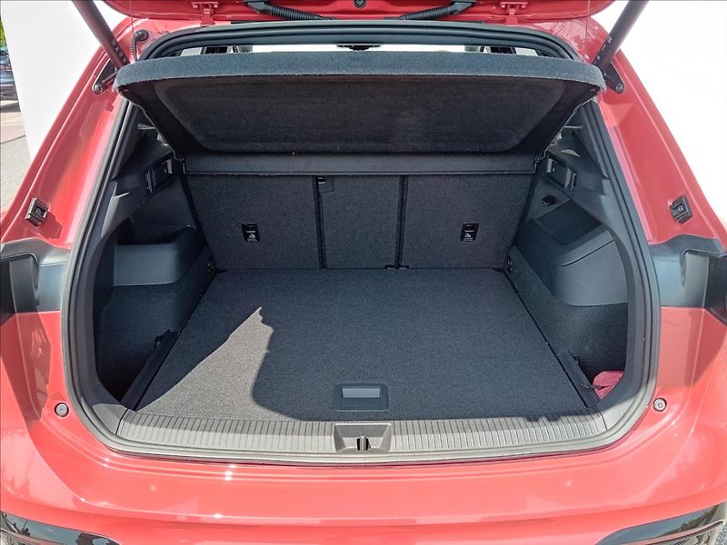 Volkswagen Tiguan 2,0 TDi 142kW 7DSG 4Motion R-L - fotka 11 z 39