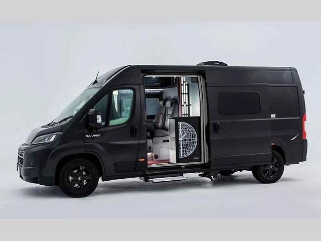 Fiat Ducato upravený ve stylu Star Wars.