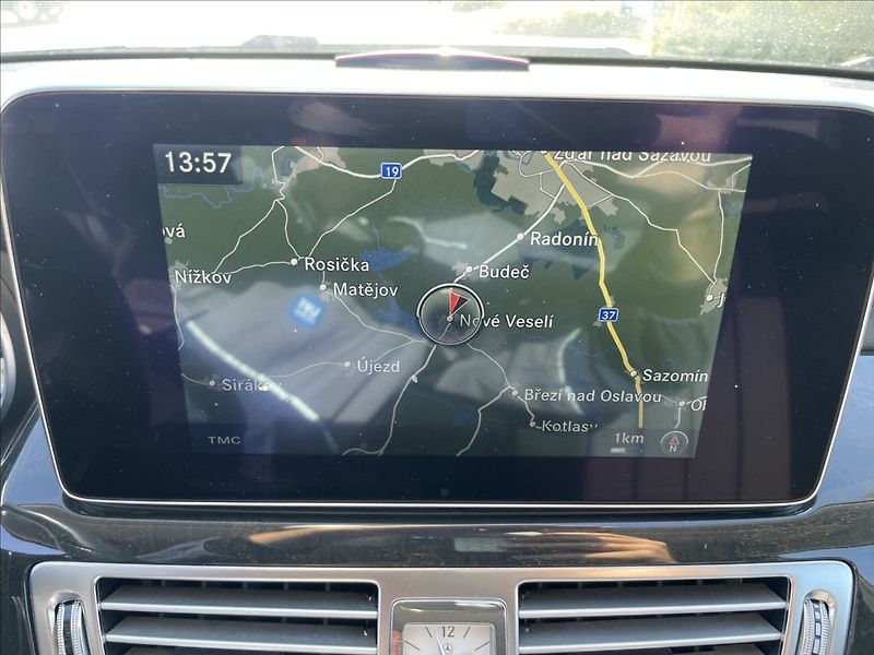 Mercedes-Benz CLS 2,2 250d 4-Matic 150kw GPS LED - fotka 20 z 35