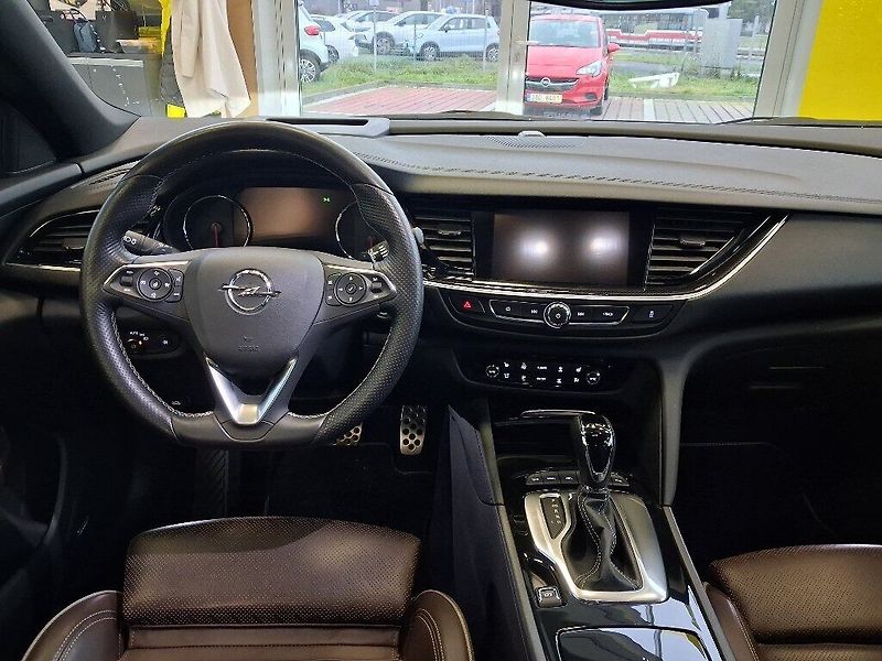Opel Insignia 2.0T 191 KW GSI 4x4 - fotka 9 z 14
