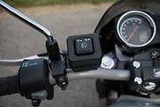 Navíc jde zde jen vypínač dodatečných mlhových světel.