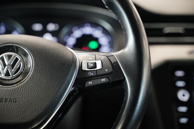Volkswagen Passat - fotka 16 z 29