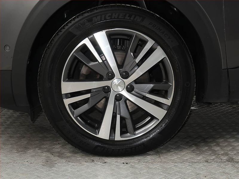 Peugeot 3008 (2022) Allure Pack 1.2 PureTech - fotka 14 z 18