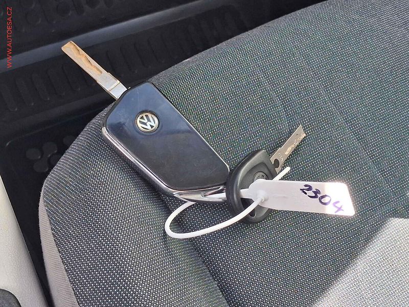 Volkswagen up! (2012) 1.0 MPi, AC, park.asist - fotka 15 z 15