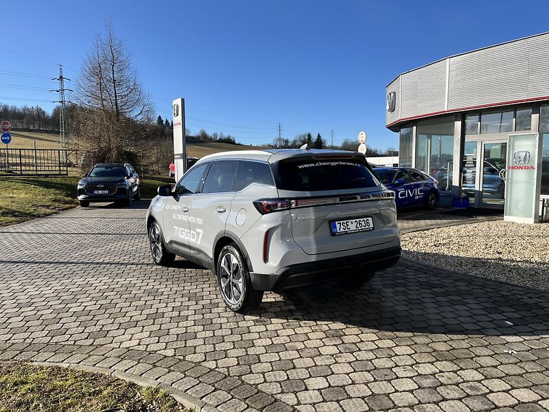 Chery Tiggo 7 (2026) 1,6 UNIQUE 4x4 Demo vůz - fotka 4 z 39