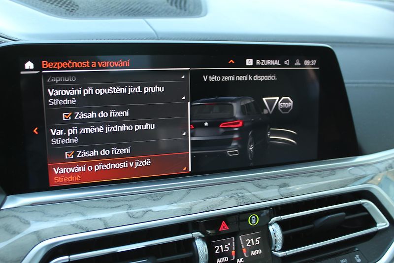 BMW X5 M50d - fotka 22 z 27