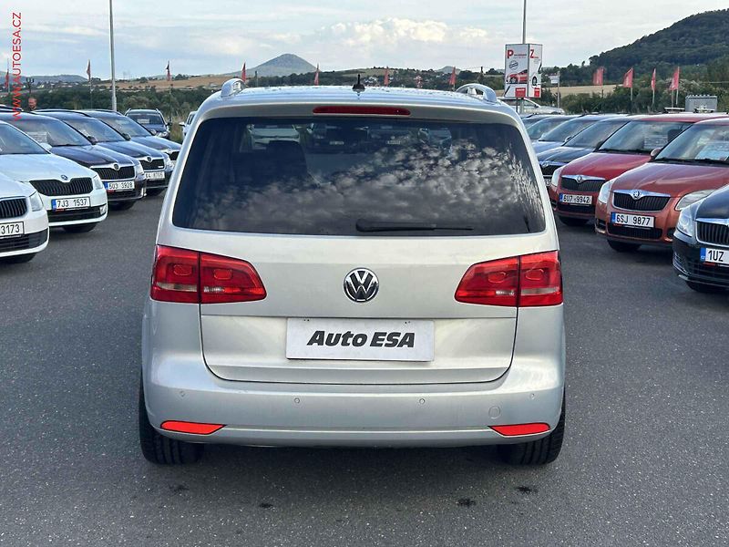 Volkswagen Touran (2011) 1.4TSI, DSG - fotka 5 z 16