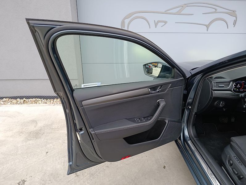 Škoda Superb 2.0TDI 147kW STYLE VIRTUAL DPH - fotka 27 z 29