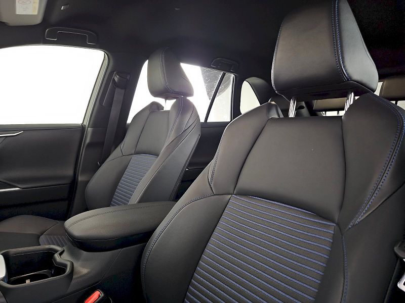 Toyota RAV4 (2025) 2.5HEV 222k 4X4 SELECTION - fotka 26 z 29