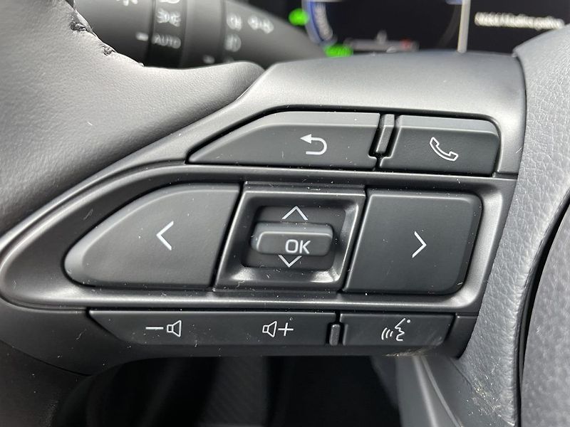Toyota Yaris Cross 1.5 Hybrid 130k ODBĚR 10/2026 - fotka 18 z 32