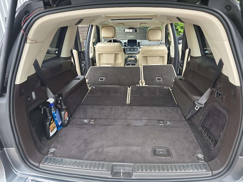 Mercedes-Benz GLS (2016) - fotka 9 z 22