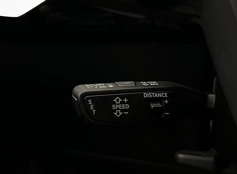 Audi Q8 e-tron 55 Q Kamera Tažné LED Vzduch  - fotka 13 z 28